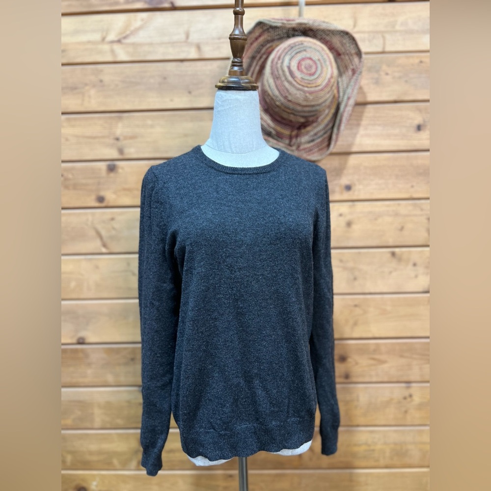 WoolOvers Merino-Cashmere Crewneck Sweater
Heather Gray · Ultra-Soft Size Small